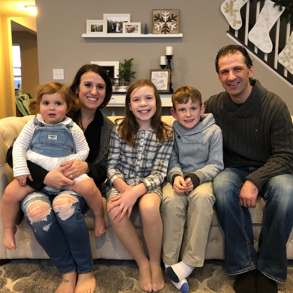 Meet your Posher, Jessi - Picture 2 of 2